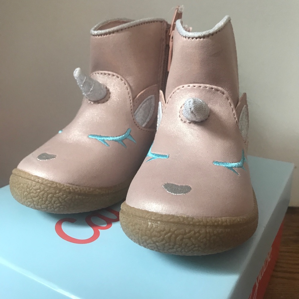 New in box! Toddler Unicorn boots